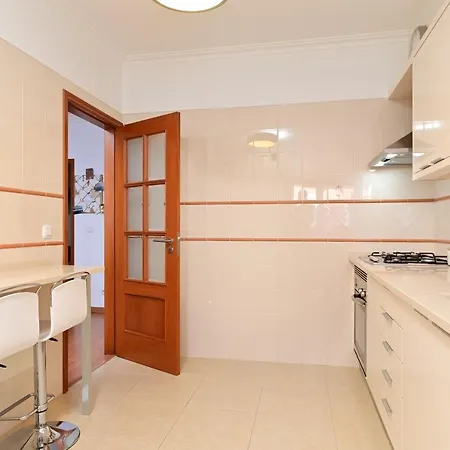 Village Center - Ocean View Apartment