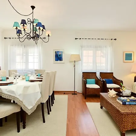 Village Center - Ocean View Apartmán *